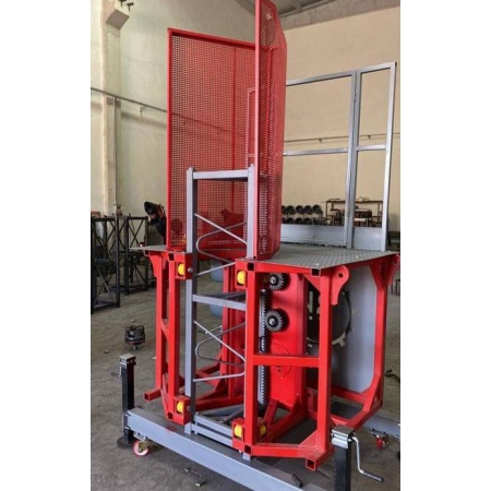 WRLIFT, Mast Climbing Work Platform, Max Height: 200 mt, Capacity: 1250 Kg (Single Column), 2500 Kg (Double Column) Speed: 8 m/min.