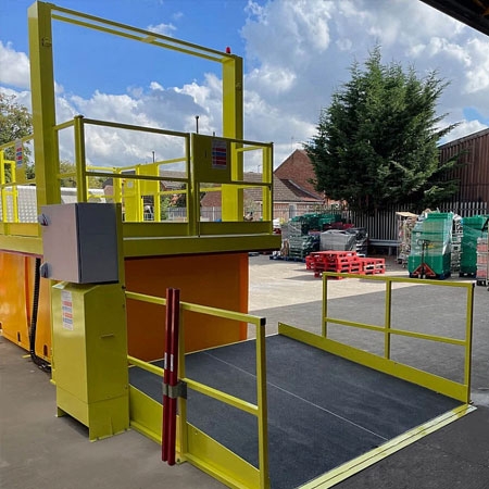 Lifting platforms (Scissor Lifts)