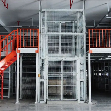 Heavy-Duty Warehouse Cargo Lift, Hydraulic, Load Capacity 1000-6000 kg, Speed 0.2 m/s